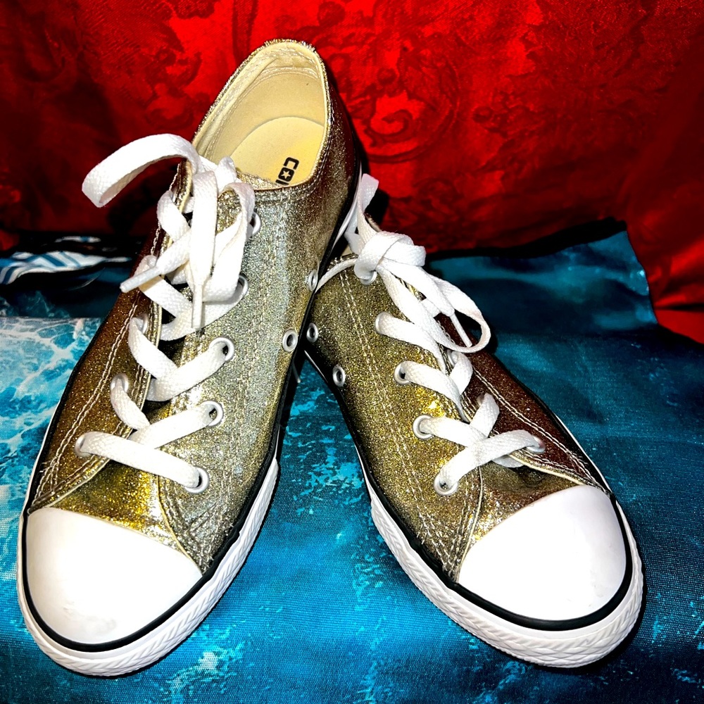 JUNIOR GIRLS / Big Girls Converse New Size 3 Gold Glitter